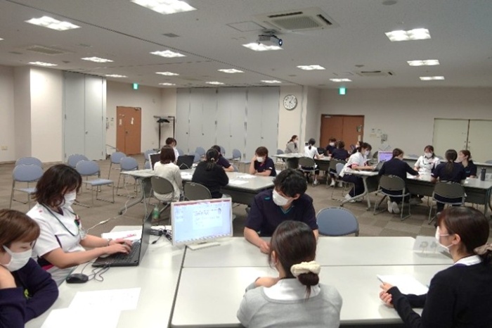 臨床実習指導者フォローアップ_指導場面のグループワークの様子