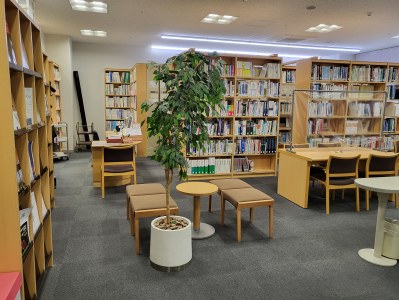 図書室全景